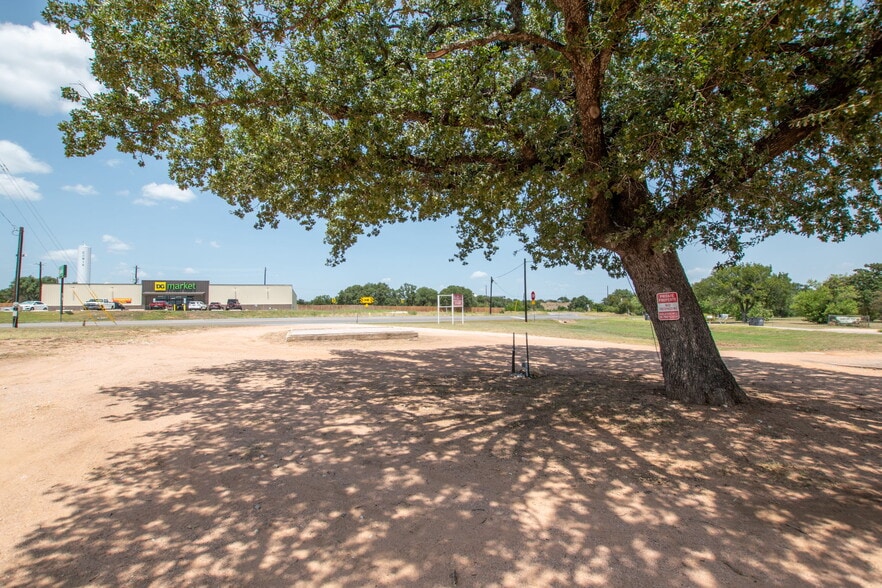 2929 TX-261, Buchanan Dam, TX for sale - Building Photo - Image 2 of 17