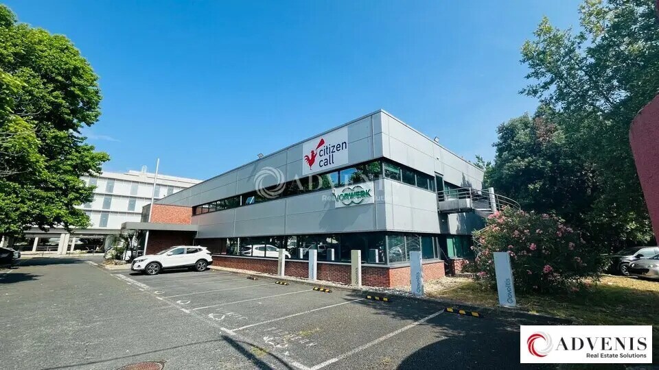 Office in Mérignac for lease - Building Photo - Image 2 of 2