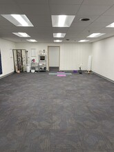 1230-1234 N Roselle Rd, Schaumburg, IL for lease Interior Photo- Image 2 of 2