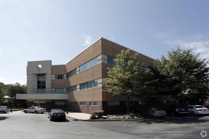 2010 West Chester Pike, Havertown, PA for lease - Building Photo - Image 3 of 7