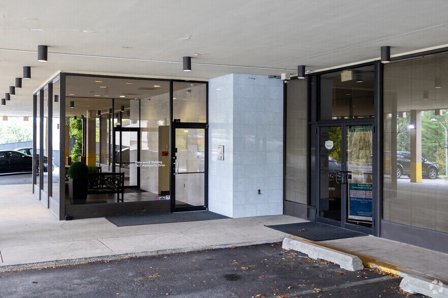 1107 Kenilworth Dr, Towson, MD à louer - Photo du bâtiment - Image 3 de 4