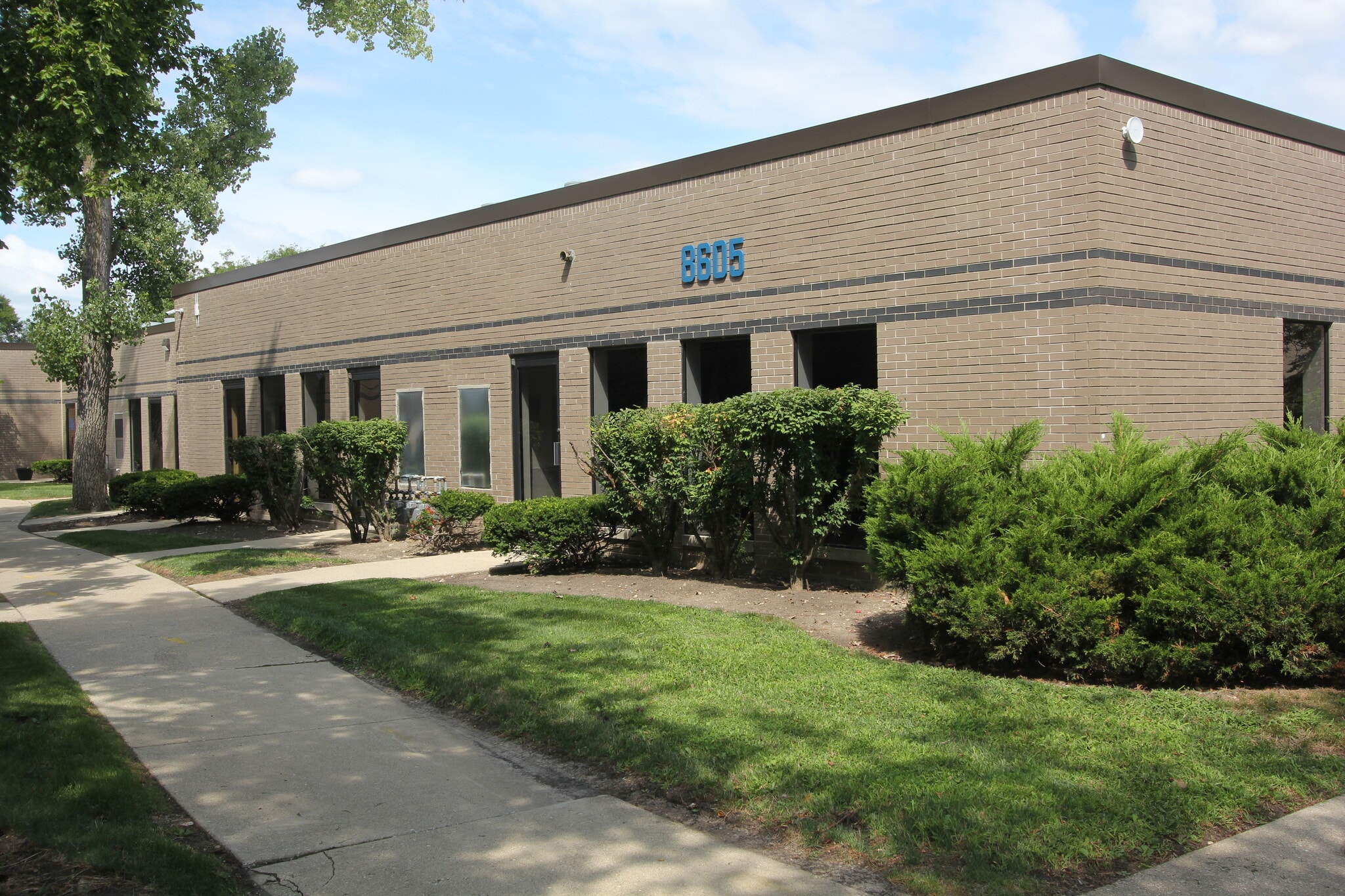 8601 W Bryn Mawr Ave, Chicago, IL for lease Primary Photo- Image 1 of 10