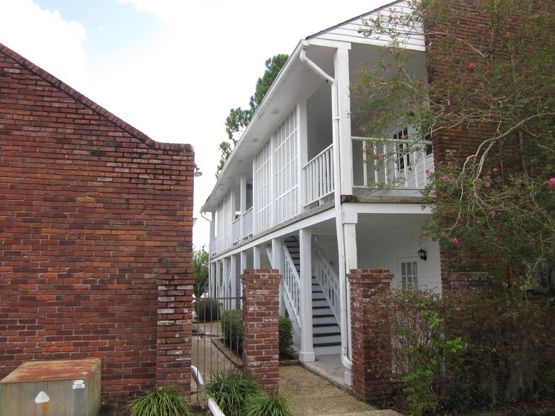 11603 Newcastle Ave, Baton Rouge, LA à vendre - Photo principale - Image 1 de 50