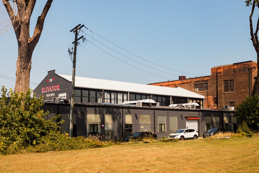 1938 Franklin St, Detroit, MI à vendre - Photo du bâtiment - Image 3 de 14