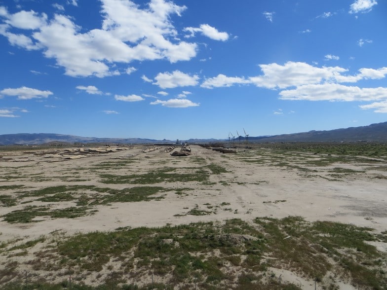 ±4AC- ±26.38 AC VACANT LAND portfolio of 5 properties for sale on LoopNet.ca - Primary Photo - Image 1 of 5