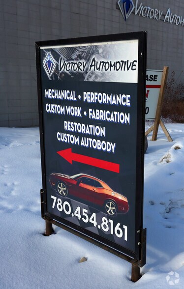 15116 116A Ave NW, Edmonton, AB à vendre - Photo du bâtiment - Image 2 de 3