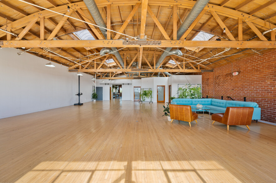 6535-6547 Santa Monica Blvd, Los Angeles, CA for lease - Interior Photo - Image 3 of 11