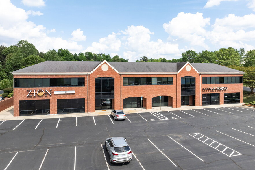 4045 Premier Dr, High Point, NC for lease - Building Photo - Image 3 of 18