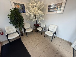 2250 Palm Beach Lakes Blvd, West Palm Beach, FL for lease Interior Photo- Image 2 of 9