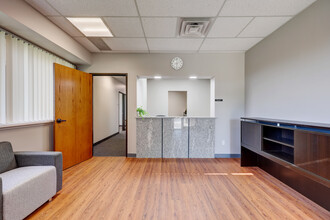 4750 Venture Dr, Ann Arbor, MI for lease Interior Photo- Image 1 of 78