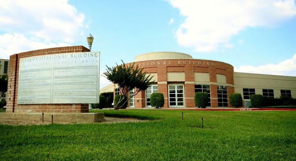 13406 Medical Complex Dr, Tomball, TX à louer - Photo du bâtiment - Image 2 de 11