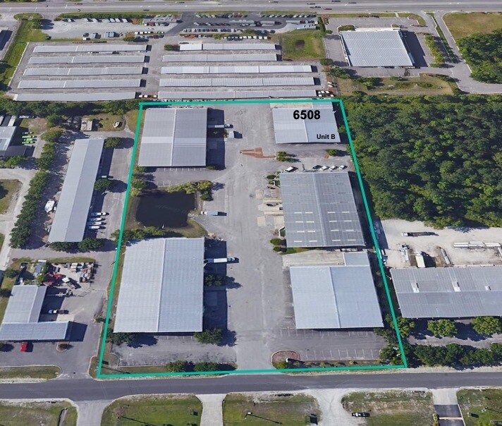 6508 Windmill Way, Wilmington, NC for lease Interior Photo- Image 1 of 21