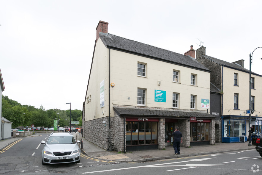 14 High St, Cowbridge for lease - Primary Photo - Image 1 of 2