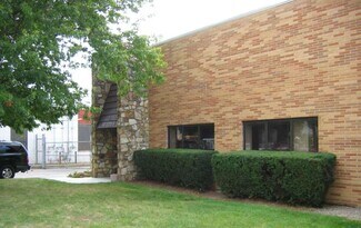 Plus de détails pour 25 Seabro Ave, Amityville, NY - Industriel à louer