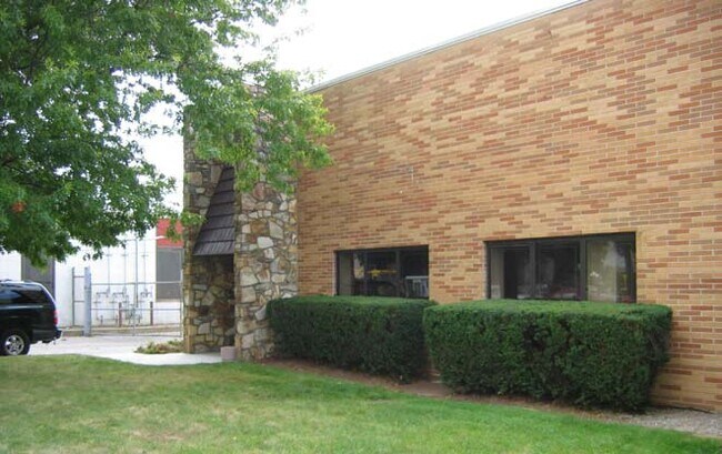 More details for 25 Seabro Ave, Amityville, NY - Industrial for Lease