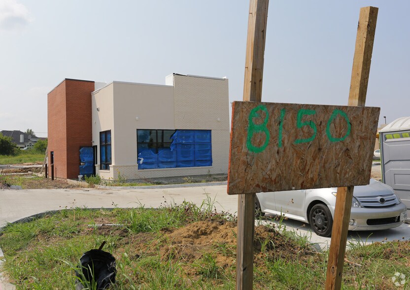 8150 Matlock Rd, Arlington, TX à louer - Photo du bâtiment - Image 3 de 7