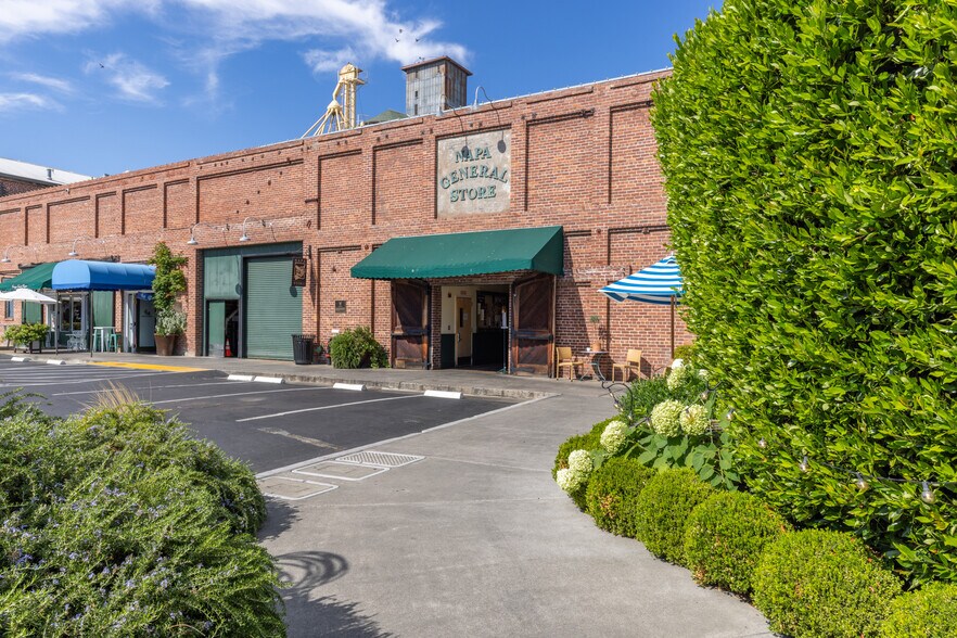 540 Main St, Napa, CA à louer - Photo du bâtiment - Image 2 de 17