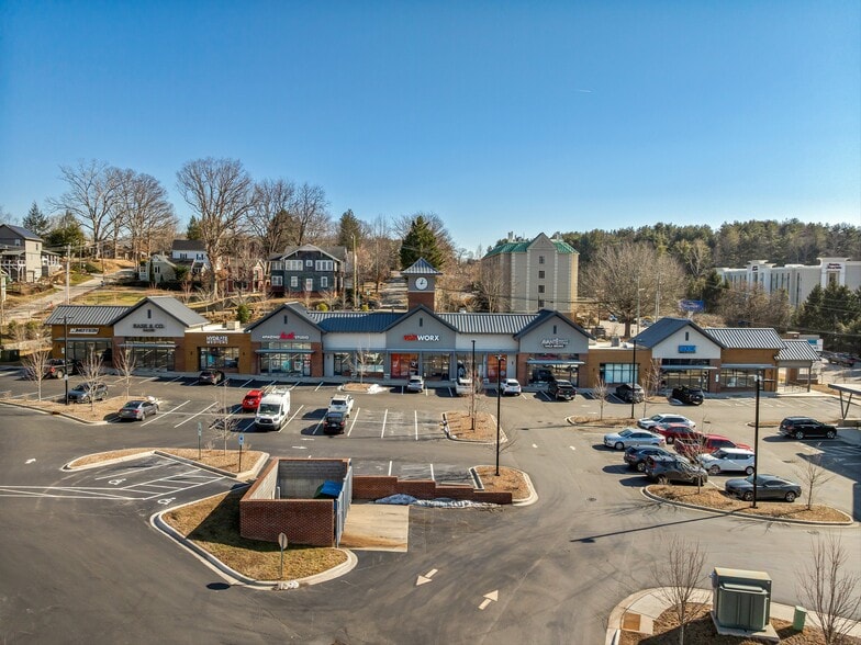 190 Hendersonville Rd, Asheville, NC for lease - Primary Photo - Image 1 of 40