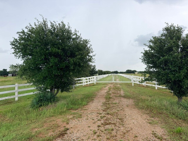 6832 FM 2931, Aubrey, TX à vendre Photo du bâtiment- Image 1 de 21