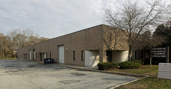 565 Acorn St, Deer Park NY - Services immobiliers commerciaux