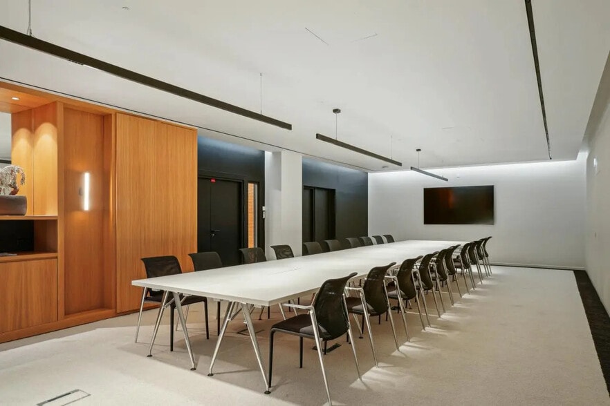 6 Rue Paul Cézanne, Paris for lease - Building Photo - Image 1 of 15