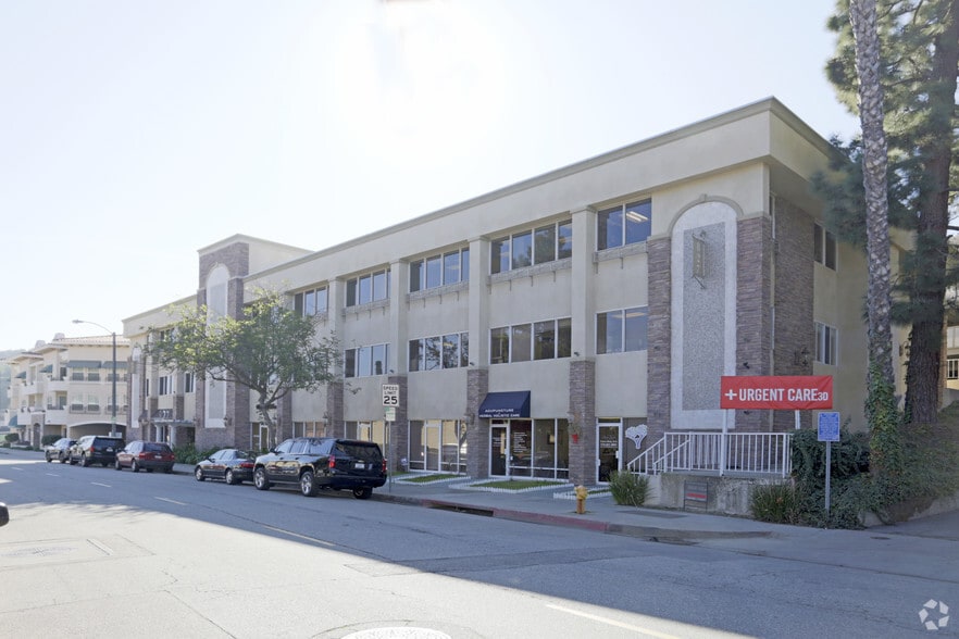 827 Deep Valley Dr, Rolling Hills Estates, CA for sale - Building Photo - Image 3 of 19