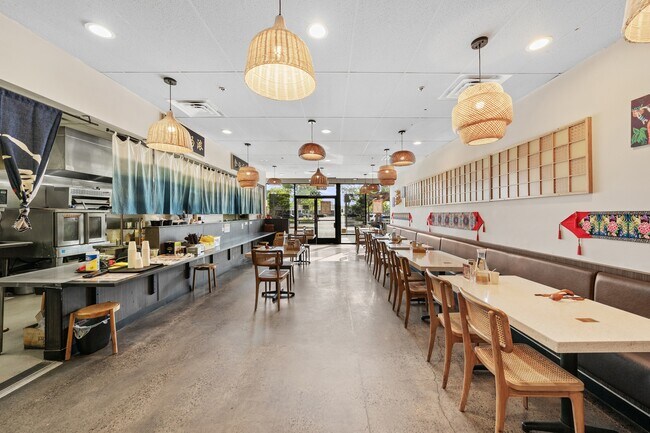 Plus de détails pour 3370-3400 S Bristol St, Santa Ana, CA - Commerce de détail à louer