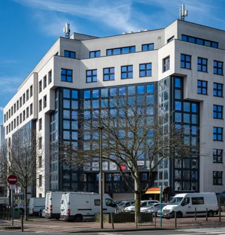 Office in Suresnes for sale Building Photo- Image 1 of 6