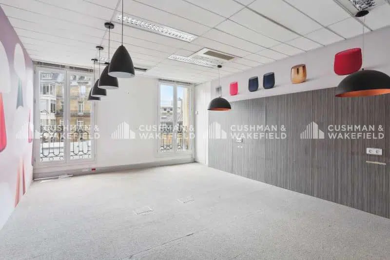 125 Avenue Des Champs Elysées, Paris for lease - Interior Photo - Image 3 of 13