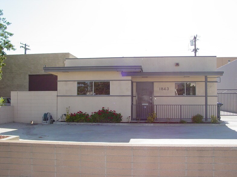 1843 N Keystone St, Burbank, CA à vendre - Photo du bâtiment - Image 2 de 5