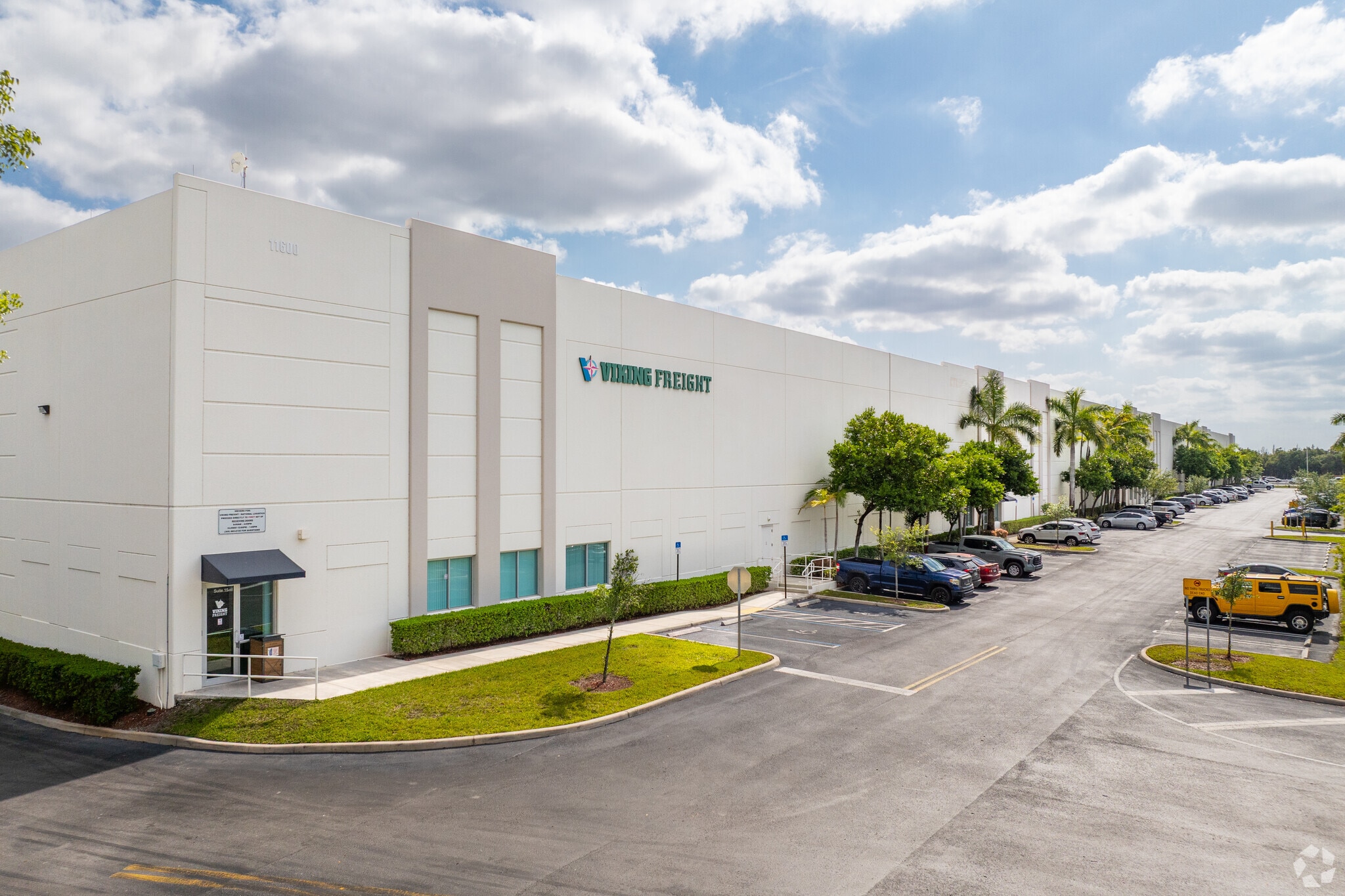 11600 NW 91st St, Miami, FL for lease Primary Photo- Image 1 of 10