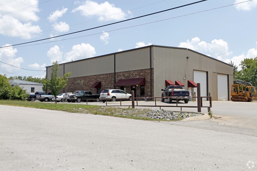 230 Shelby St, Murfreesboro, TN à louer - Photo du bâtiment - Image 3 de 3