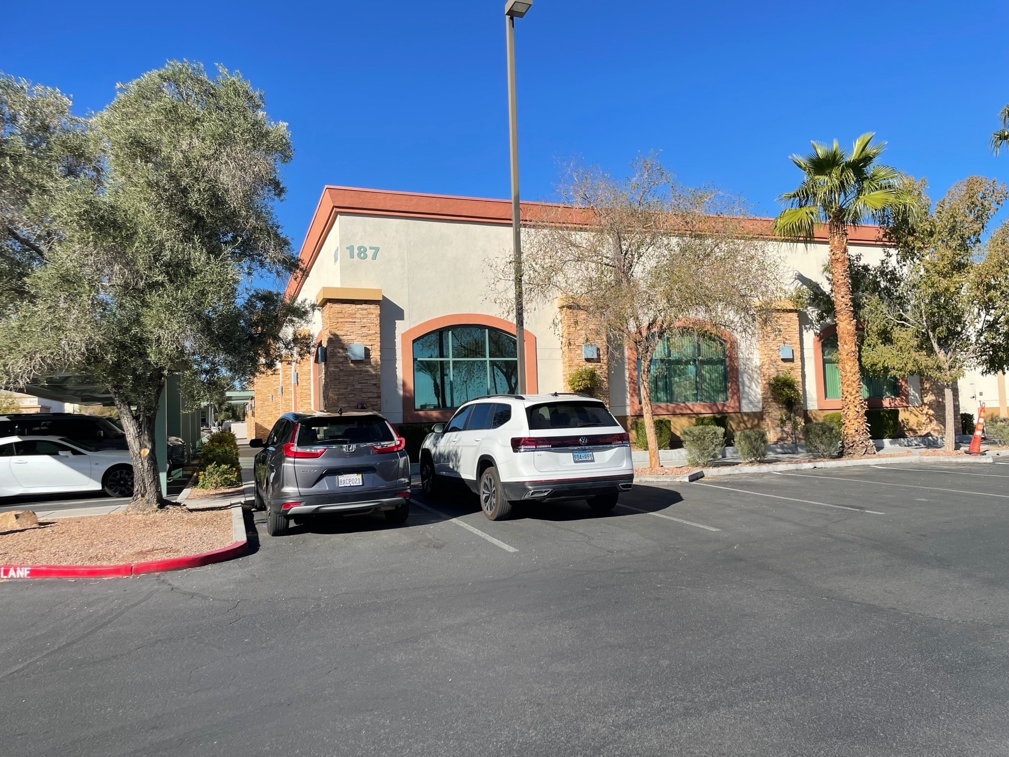 187 E Warm Springs Rd, Las Vegas, NV for lease Primary Photo- Image 1 of 6