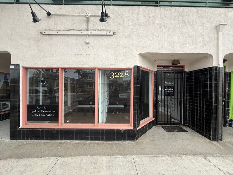 3226-3232 E Broadway, Long Beach, CA à louer - Photo du bâtiment - Image 2 de 5