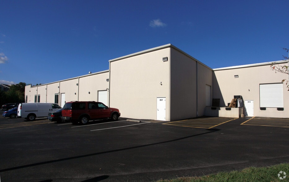 7673-7795 Coppermine Dr, Manassas, VA for lease - Building Photo - Image 2 of 7