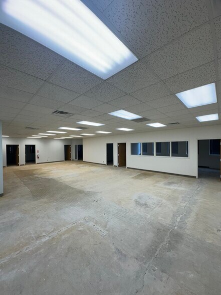 139 S Broad St, Griffith, IN à louer - Photo du bâtiment - Image 3 de 6