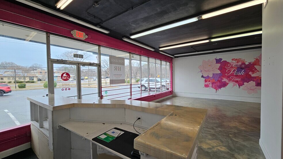 9933-9937 Rhode Island Ave, College Park, MD à louer - Photo du bâtiment - Image 2 de 9