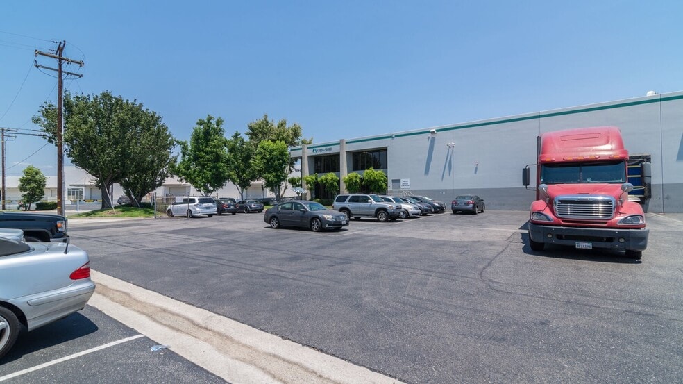 13930-13950 Mica St, Santa Fe Springs, CA à louer - Photo du bâtiment - Image 3 de 8