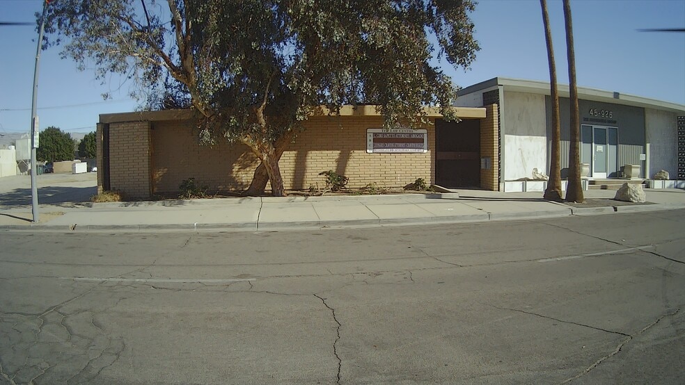 45902 Oasis St, Indio, CA for lease - Building Photo - Image 1 of 32