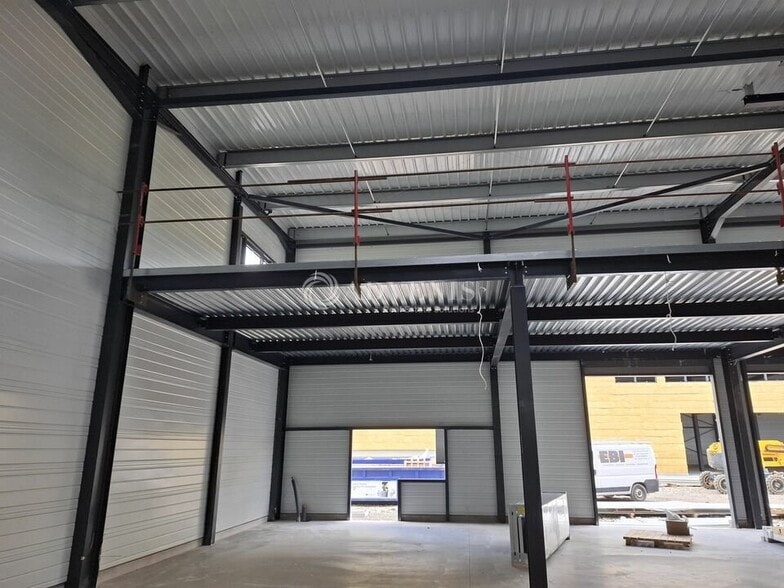 Flex in Heillecourt for lease - Building Photo - Image 3 of 7