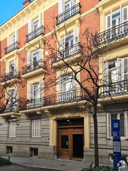 Calle de Orfila, 8, Madrid, Madrid à louer - Photo du bâtiment - Image 2 de 3