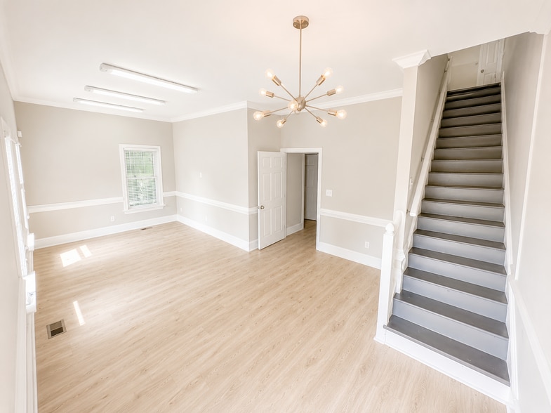 3747-3749 Benson Dr, Raleigh, NC for lease - Building Photo - Image 3 of 9