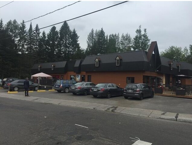 1985 Ch Du Village, Saint-adolphe-d'howard, QC for sale Primary Photo- Image 1 of 2