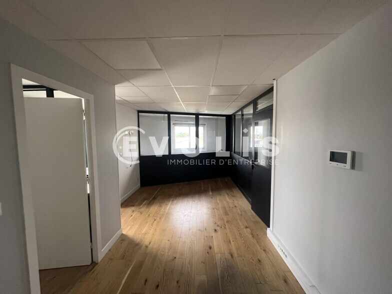 Office in Champigny Sur Marne for lease - Interior Photo - Image 2 of 8
