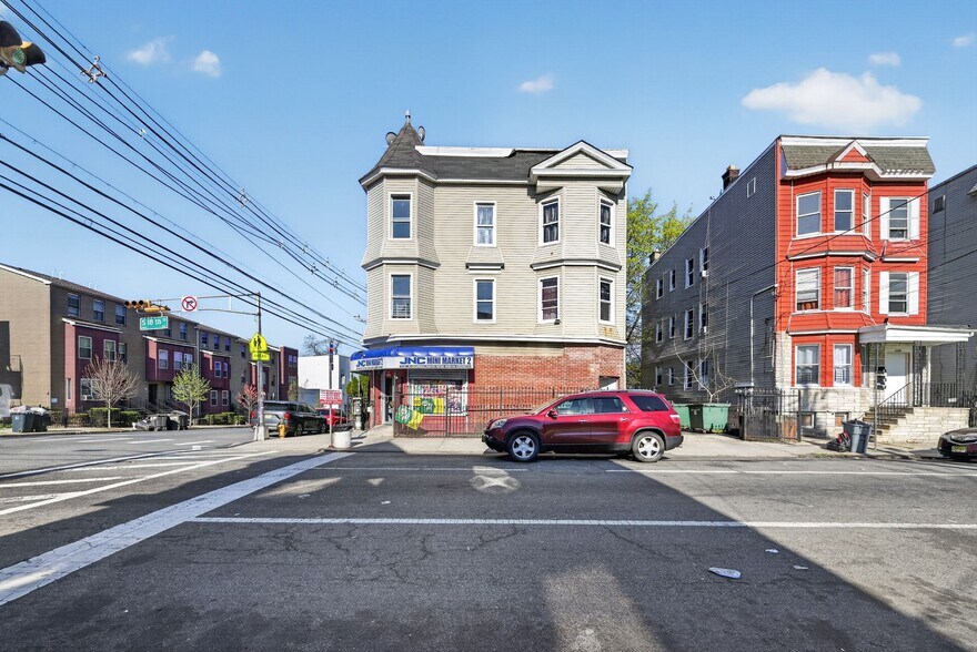 661 S 18th St, Newark, NJ à vendre - Photo du bâtiment - Image 3 de 45