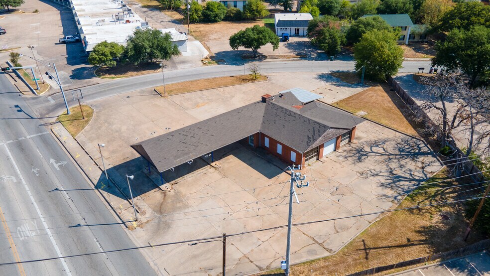 3901 E 29th St, Bryan, TX à louer - Photo du bâtiment - Image 2 de 8