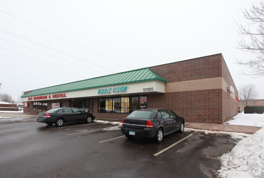 13151-13195 Weaver Lake Rd, Osseo, MN for lease - Building Photo - Image 2 of 2