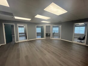 4201 Church Rd, Mount Laurel, NJ for lease Interior Photo- Image 1 of 5