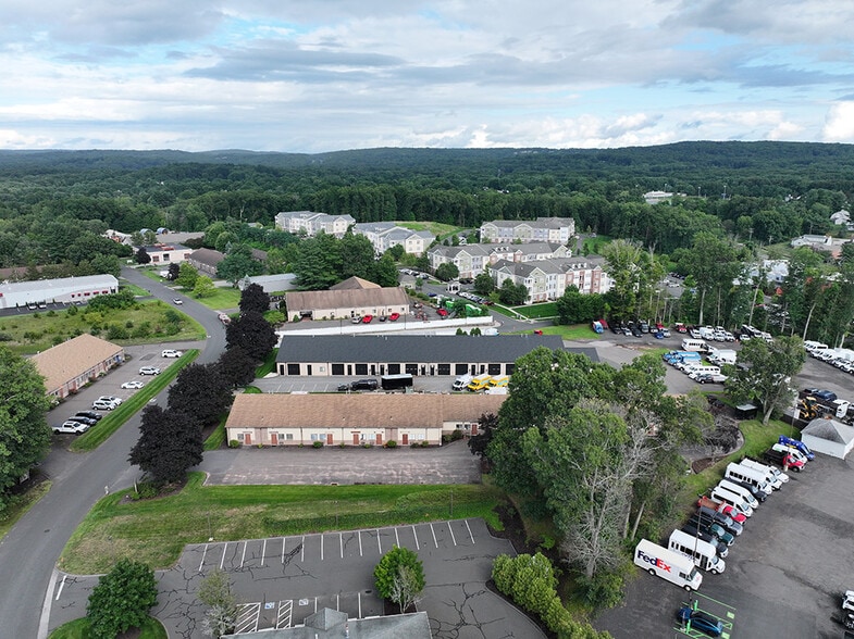 Kreiger Lane Industrial Portfolio portfolio of 3 properties for sale on LoopNet.ca - Aerial - Image 1 of 10