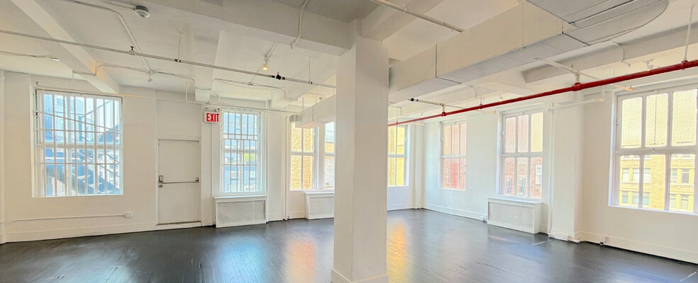 164 W 25th St, New York, NY for lease - Building Photo - Image 3 of 5